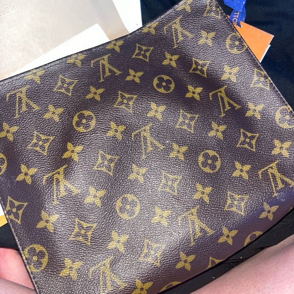 Discontinued Louis Vuitton, toiletry bag, number 26 - Picture 2 of 2